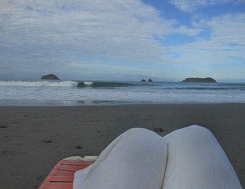 manuel-anotnio-beach-knees 