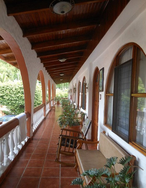 Villa-bosque-corridor