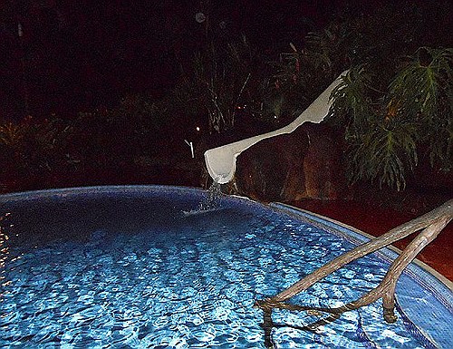 volcano-hot-springs-los-lagos-at-night