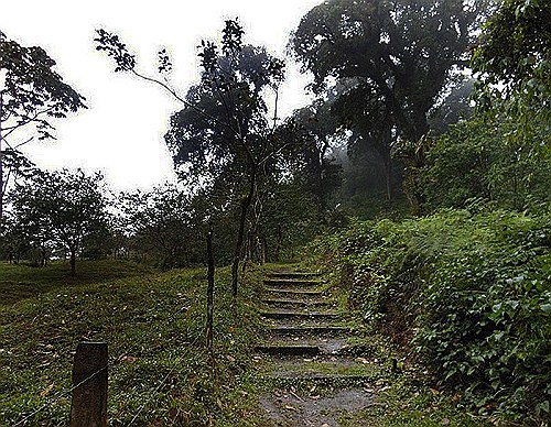 volcano-trail-steps 